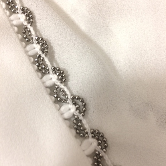 Dorothy Perkins Ivory Trim Sleeve V-Neck Top - Picture 5 of 7